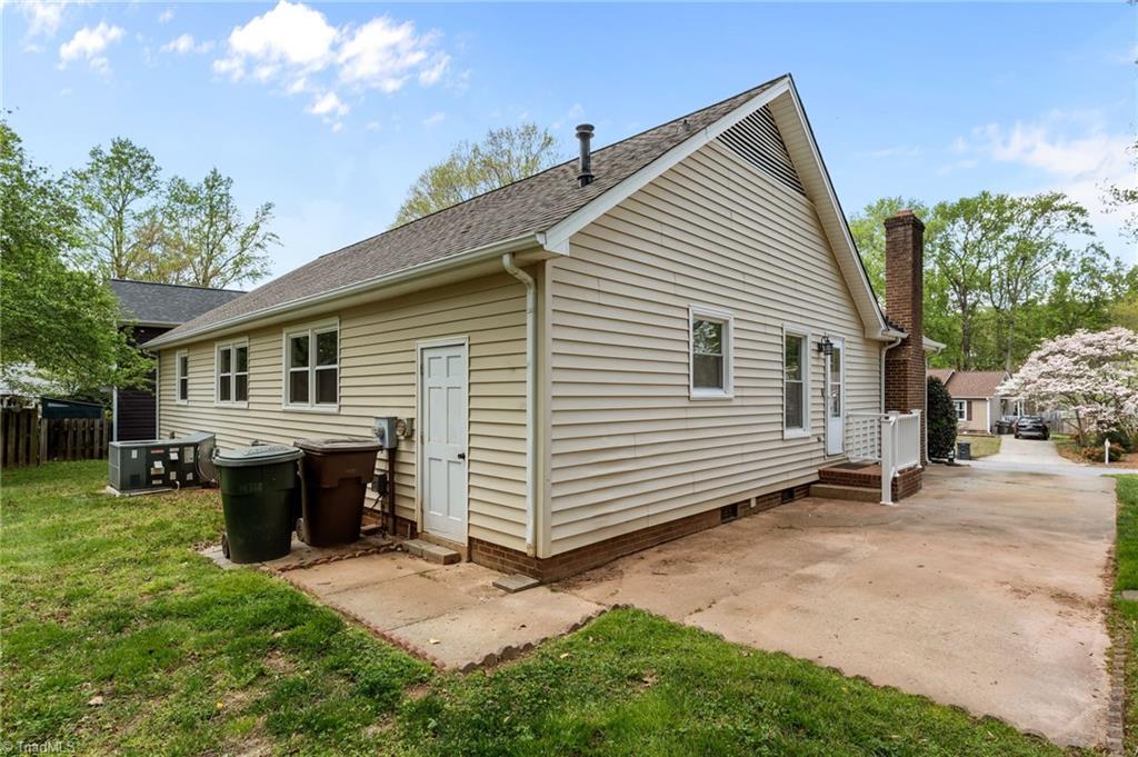 1611 Maple Ridge Court Greensboro, NC 27455 - Photo 35 of 47