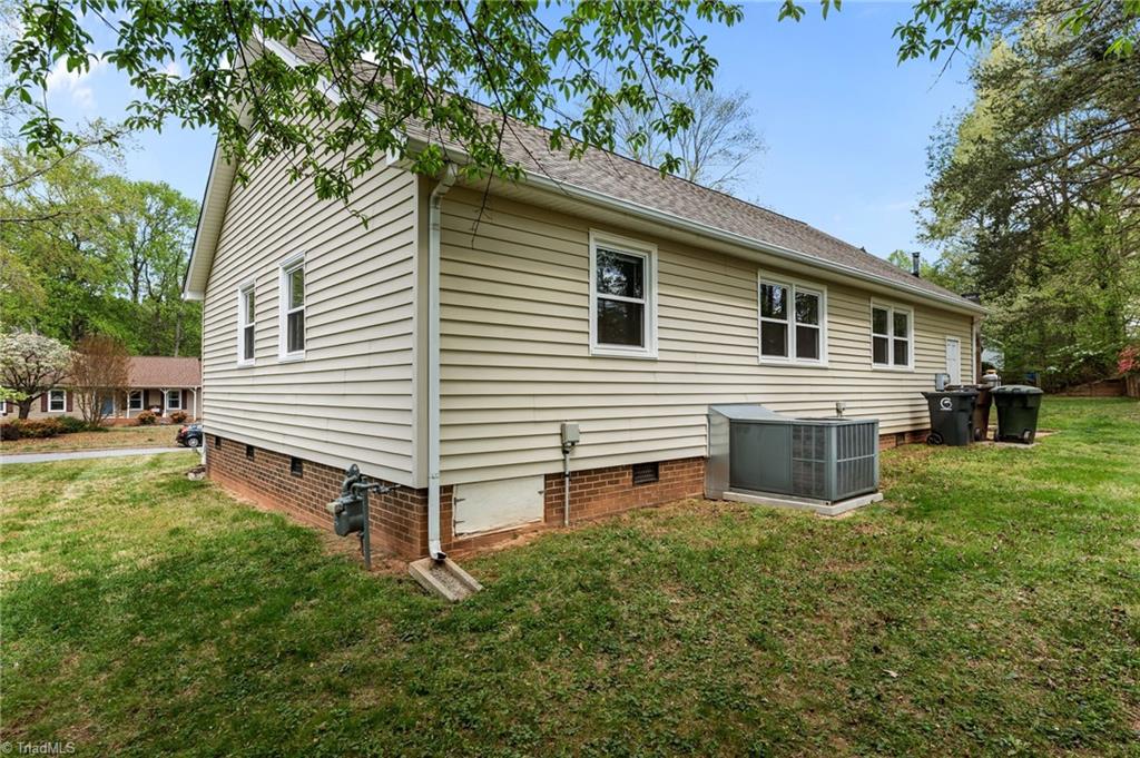 1611 Maple Ridge Court Greensboro, NC 27455 - Photo 37 of 47