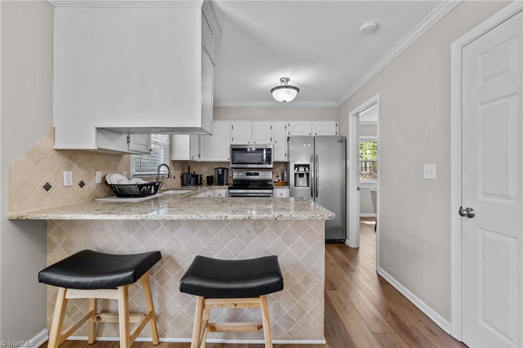 1611 Maple Ridge Court Greensboro, NC 27455 - Photo 5 of 47