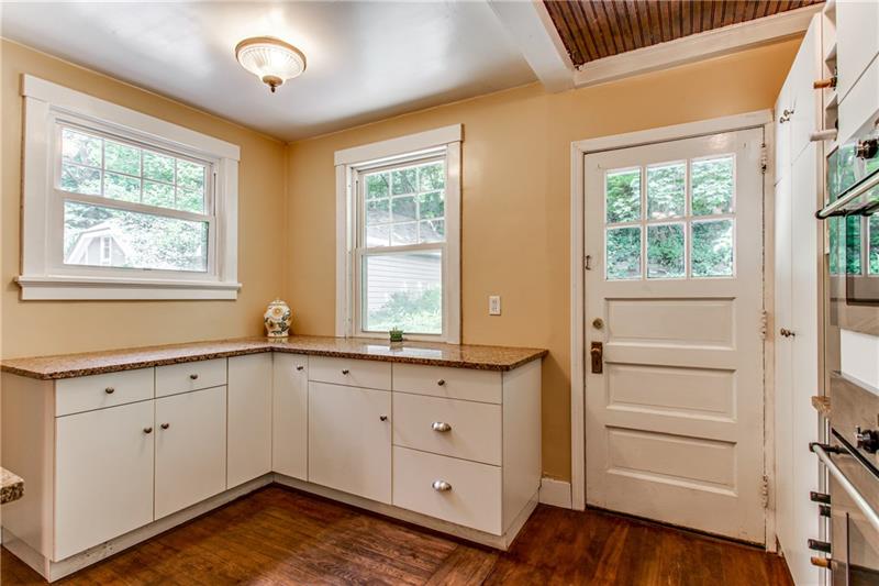 504 Walnut Road Pittsburgh, PA 15202 - Photo 12 of 25 Gallery Image 12
