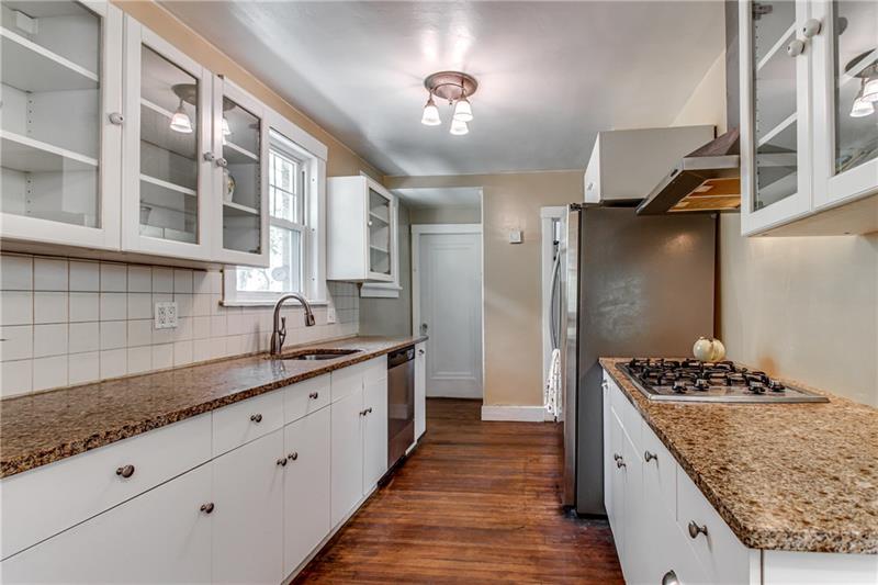 504 Walnut Road Pittsburgh, PA 15202 - Photo 9 of 25 Gallery Image 9