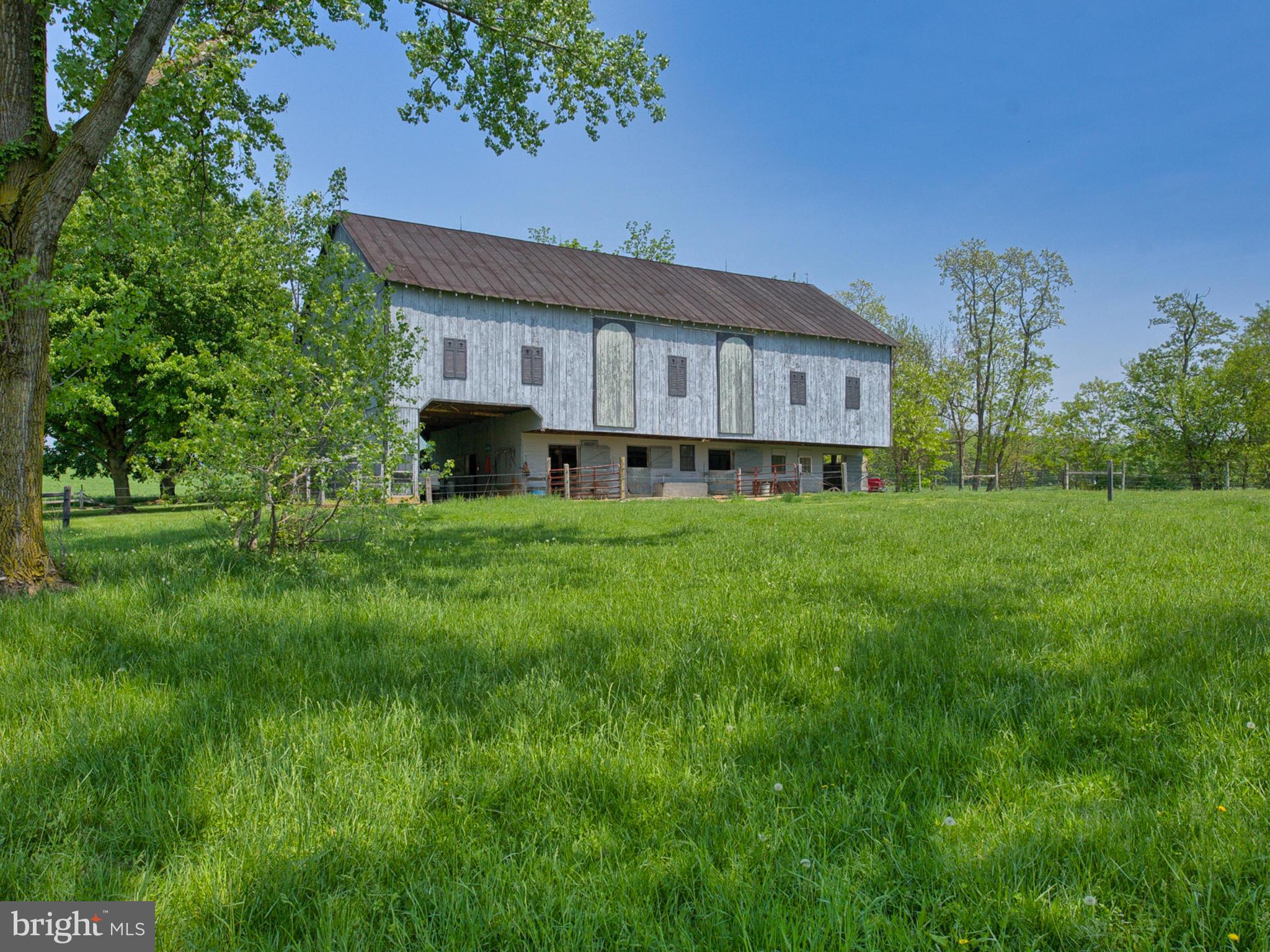 8707 Mapleville Road Boonsboro, MD 21713 - Photo 27 of 30 Frame bank barn