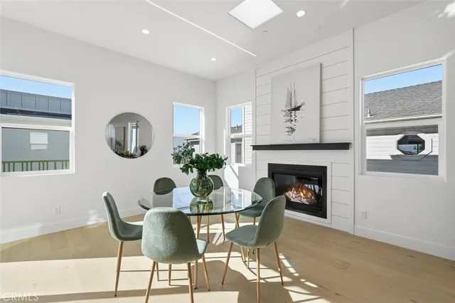 $2,559,000 | 617 North Irena Avenue, Unit B, Redondo Beach, CA 90277