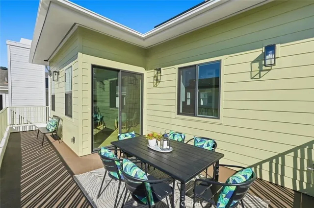 $2,559,000 | 617 North Irena Avenue, Unit B, Redondo Beach, CA 90277