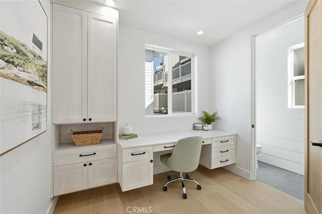 $2,559,000 | 617 North Irena Avenue, Unit B, Redondo Beach, CA 90277