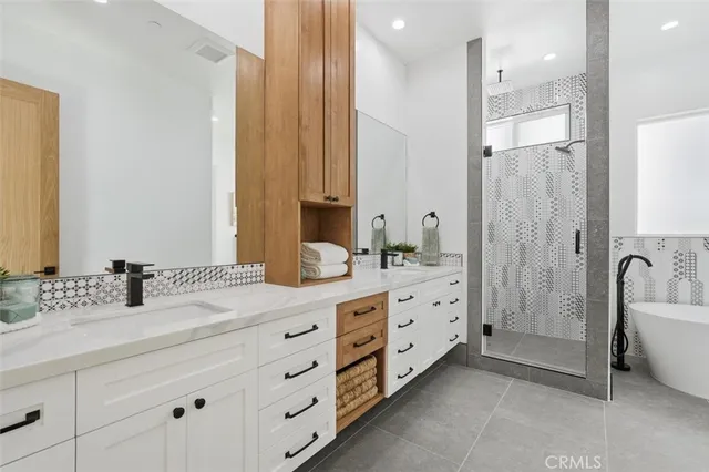 $2,559,000 | 617 North Irena Avenue, Unit B, Redondo Beach, CA 90277