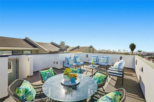 $2,559,000 | 617 North Irena Avenue, Unit B, Redondo Beach, CA 90277