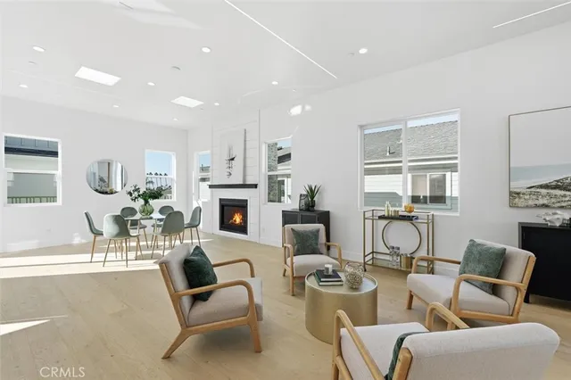 $2,559,000 | 617 North Irena Avenue, Unit B, Redondo Beach, CA 90277