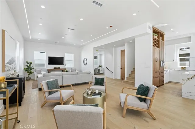 $2,559,000 | 617 North Irena Avenue, Unit B, Redondo Beach, CA 90277