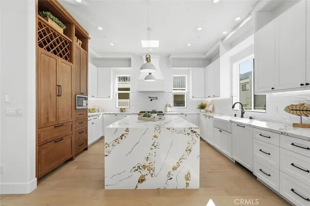 $2,559,000 | 617 North Irena Avenue, Unit B, Redondo Beach, CA 90277