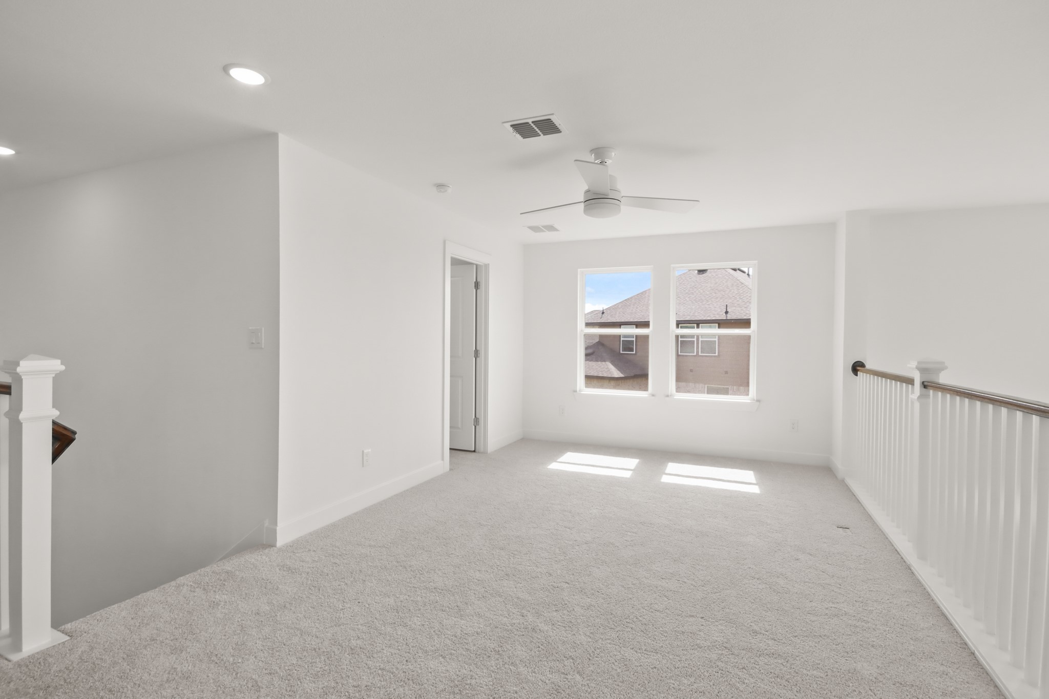 2815 Duchess Drive Rosenberg, TX 77471 - Photo 11 of 38 a view of an empty room with a window