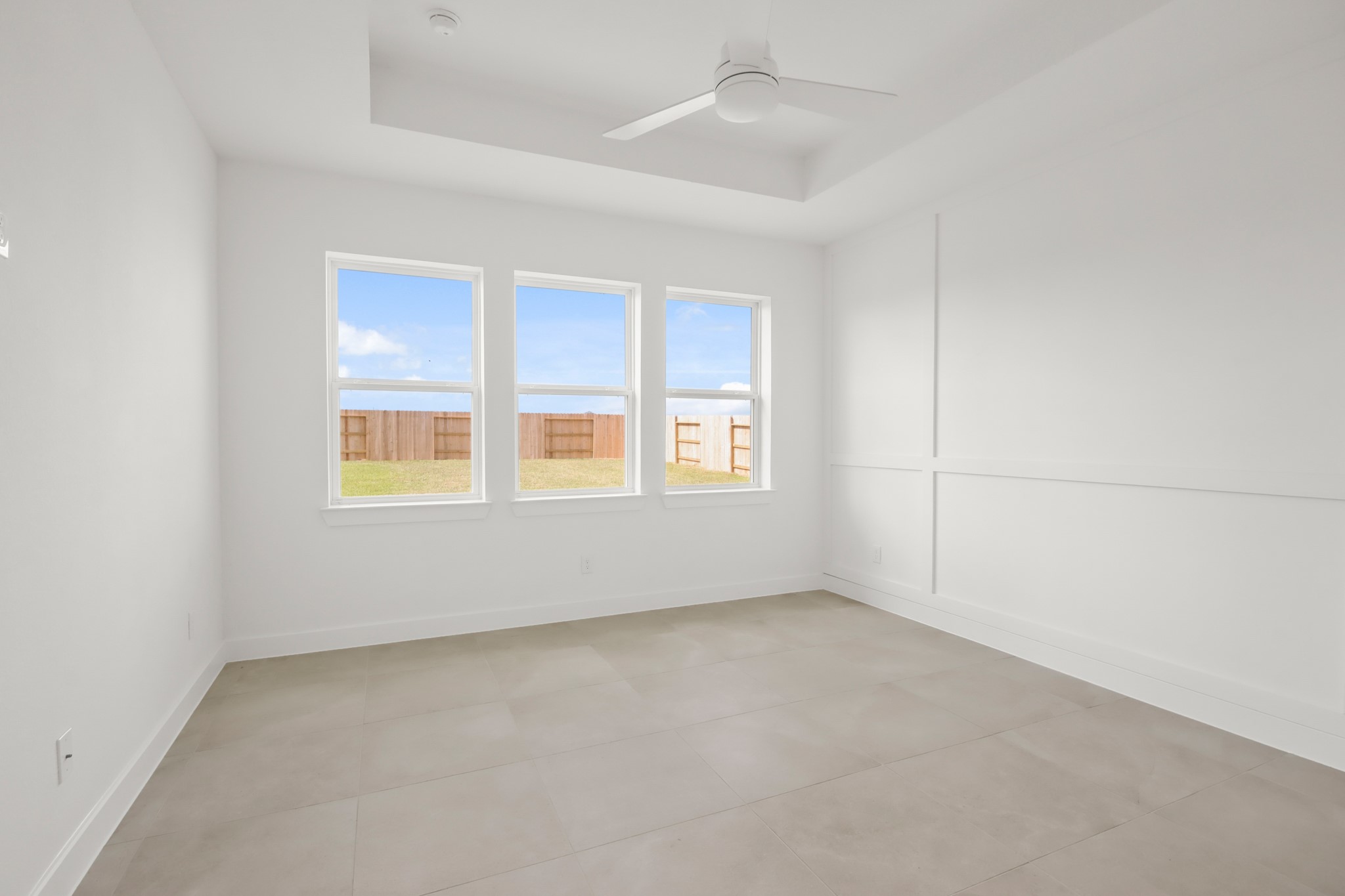2815 Duchess Drive Rosenberg, TX 77471 - Photo 7 of 38 an empty room with a empty space and windows