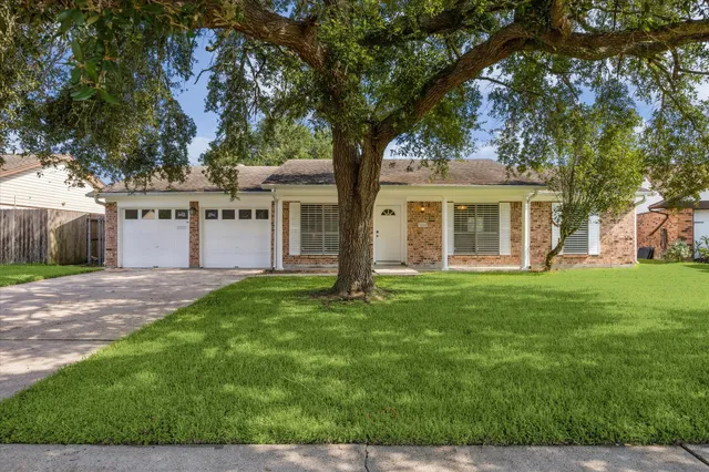 $229,900 | 7806 Jonquil Drive, Texas City, TX 77591