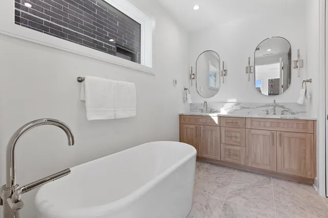 $1,775,000 | 2433 West Cuyler Avenue, Chicago, IL 60618