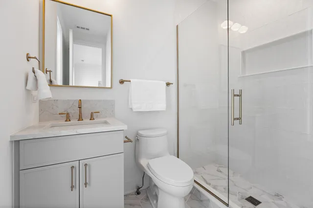 $1,775,000 | 2433 West Cuyler Avenue, Chicago, IL 60618