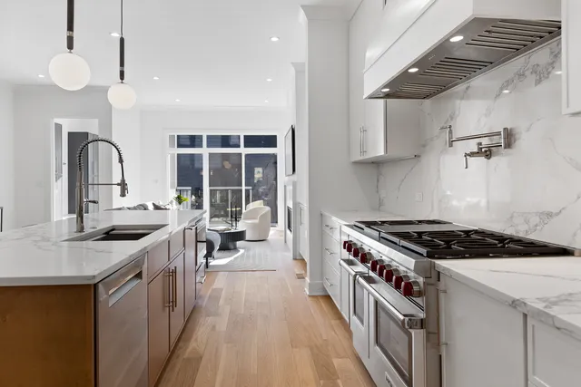 $1,775,000 | 2433 West Cuyler Avenue, Chicago, IL 60618