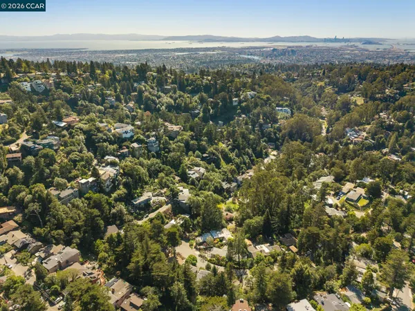 $995,000 | 6728 Aitken Drive, Oakland, CA 94611