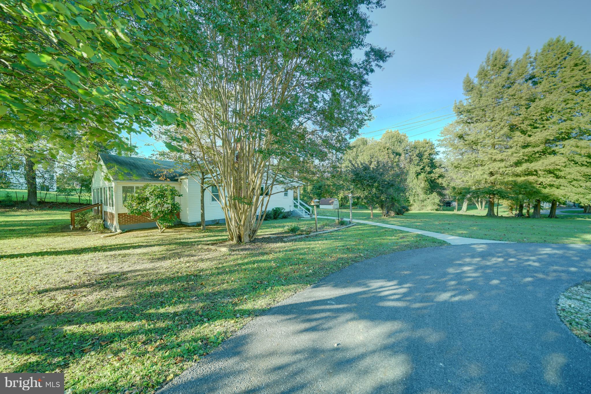 10682 Scaggsville Road Laurel, MD 20723 - Photo 4 of 49 Circular driveway off of the shared main driveway