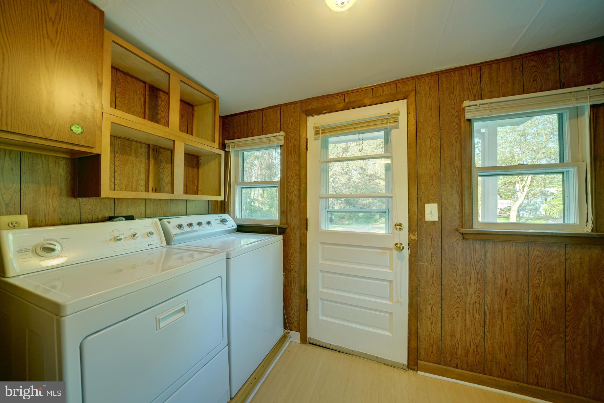 10682 Scaggsville Road Laurel, MD 20723 - Photo 43 of 49 Laundry mudroom