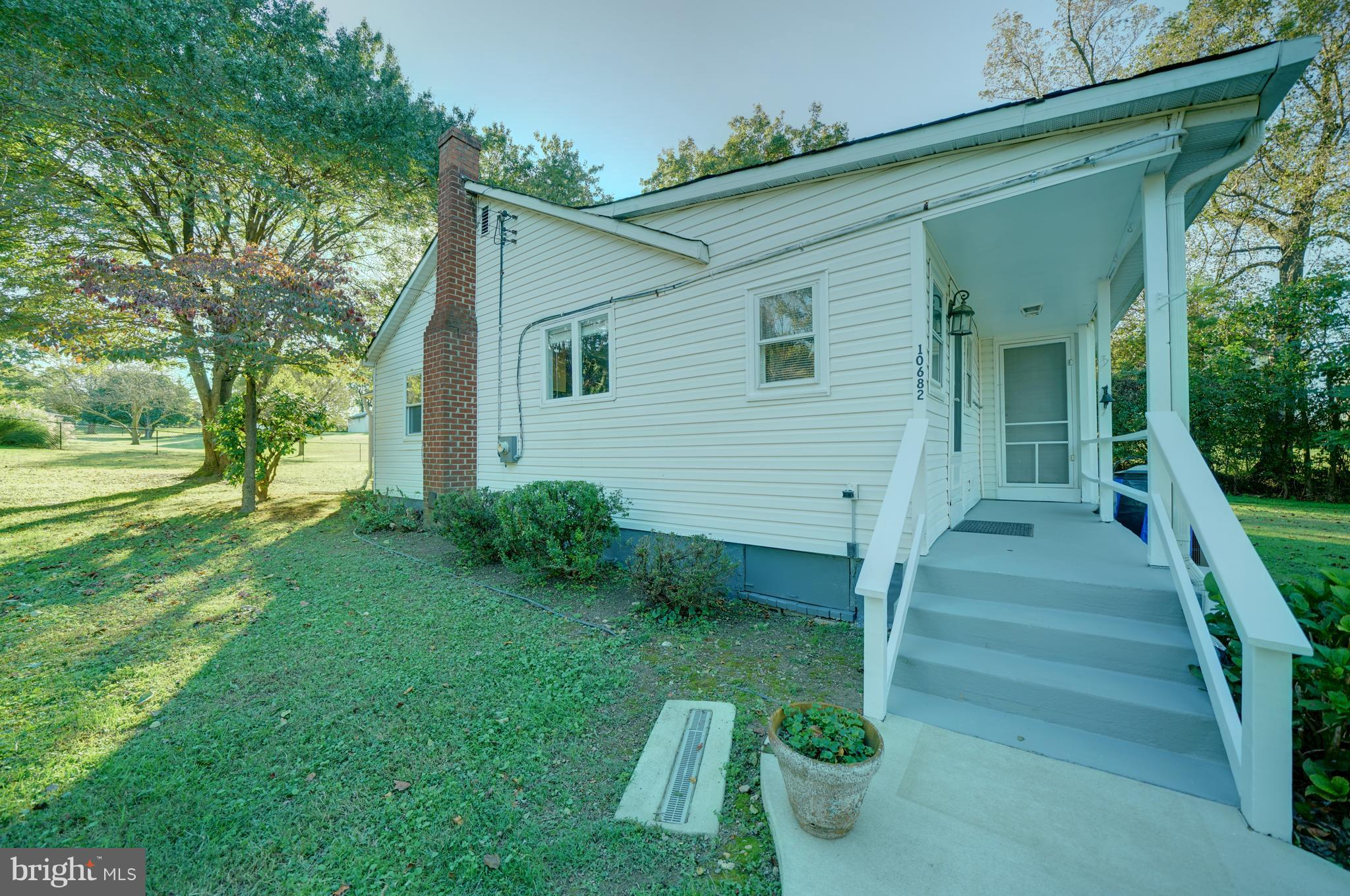 10682 Scaggsville Road Laurel, MD 20723 - Photo 46 of 49 Back porch