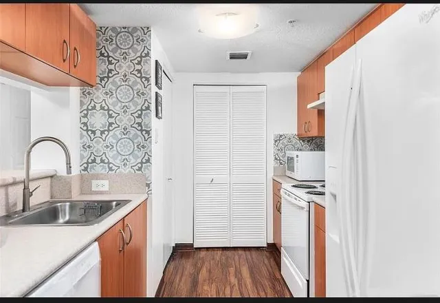 $419,000 | 816 Northwest 11th Street, Unit 1101, Miami, FL 33136