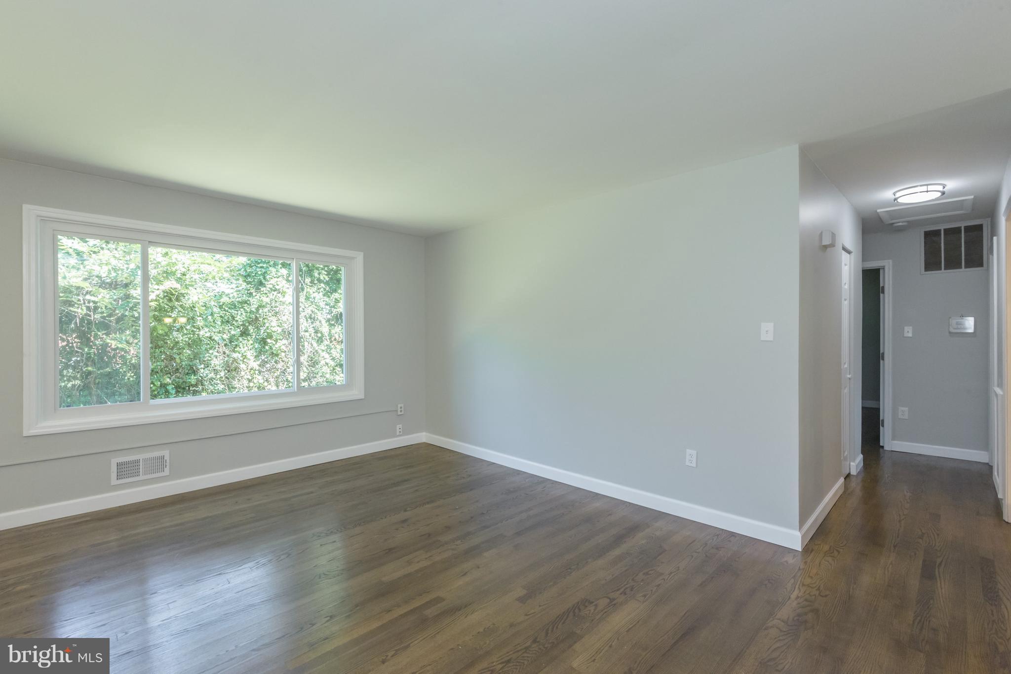 2712 Rambler Place Adelphi, MD 20783 - Photo 8 of 30 Living Room