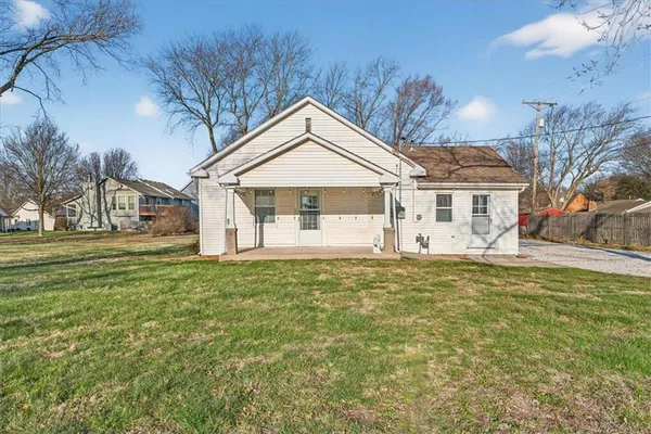 $279,000 | 1490 Northeast Independence Avenue, Lee's Summit, MO 64086
