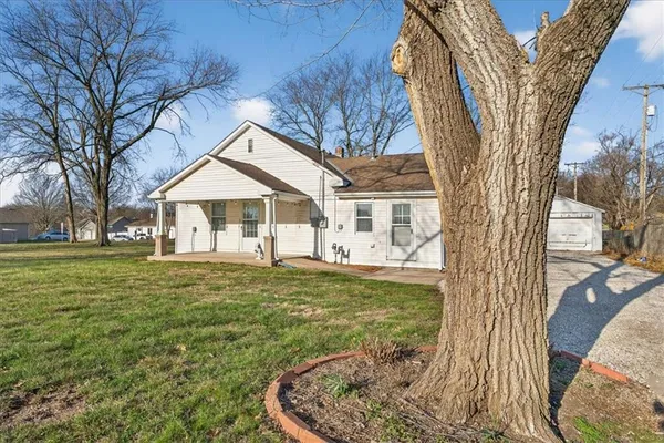 $279,000 | 1490 Northeast Independence Avenue, Lee's Summit, MO 64086