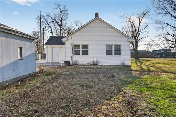 $279,000 | 1490 Northeast Independence Avenue, Lee's Summit, MO 64086
