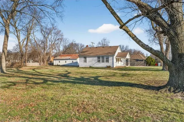 $279,000 | 1490 Northeast Independence Avenue, Lee's Summit, MO 64086