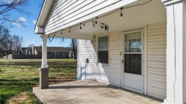 $279,000 | 1490 Northeast Independence Avenue, Lee's Summit, MO 64086