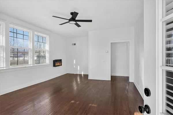 $279,000 | 1490 Northeast Independence Avenue, Lee's Summit, MO 64086