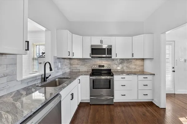 $279,000 | 1490 Northeast Independence Avenue, Lee's Summit, MO 64086