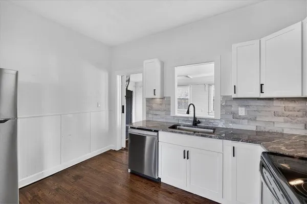 $279,000 | 1490 Northeast Independence Avenue, Lee's Summit, MO 64086
