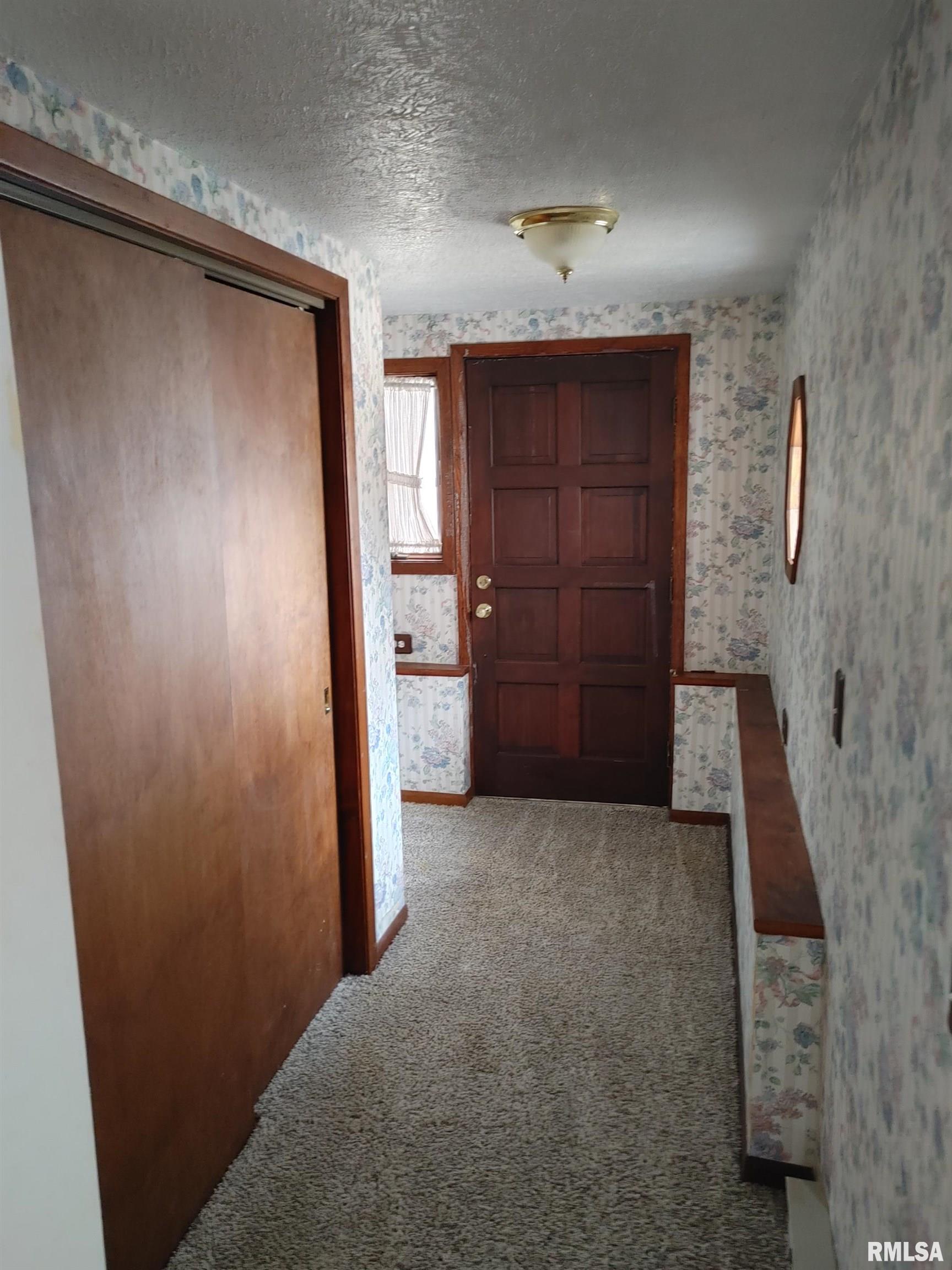 1147 East Guth Road Washington, IL 61571 - Photo 8 of 31 Gallery Image 8