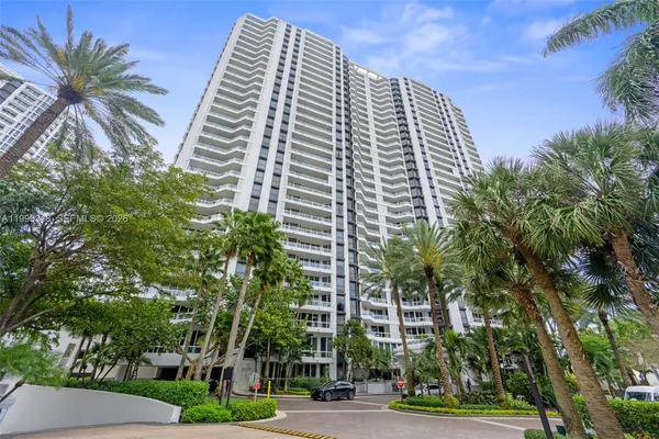 $6,300 | 21055 Yacht Club Drive, Unit 3002, Aventura, FL 33180