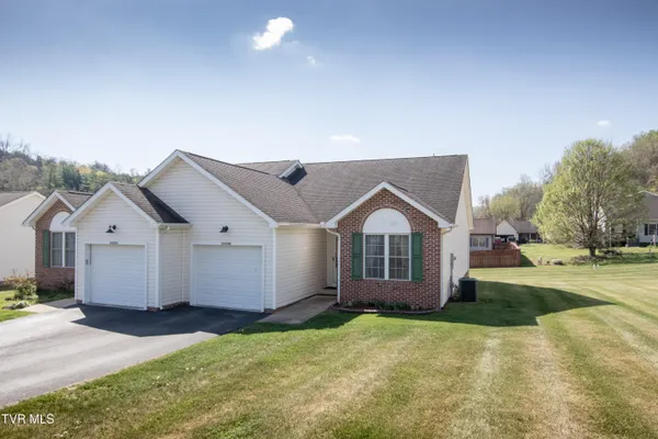 $350,000 | 20924 Deer Run Drive, Unit A & B, Abingdon, VA 24211