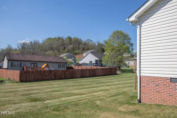 $350,000 | 20924 Deer Run Drive, Unit A & B, Abingdon, VA 24211