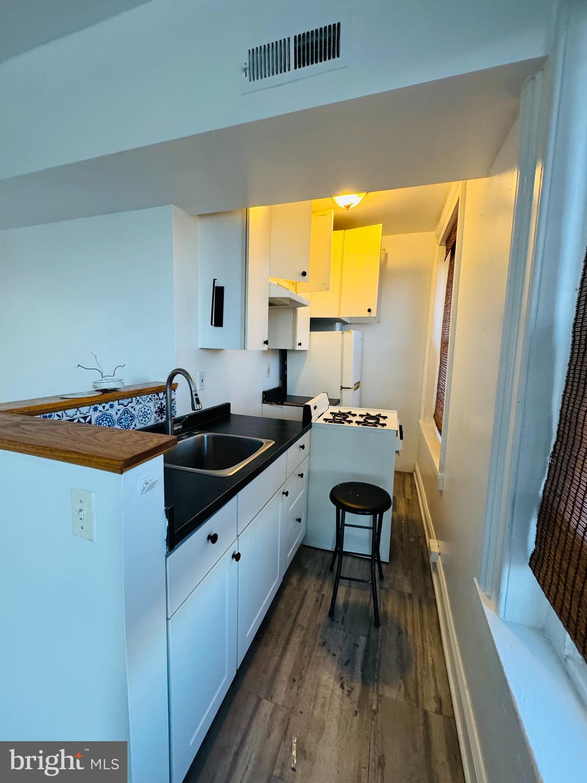 2202 North Charles Street, Unit 3F Baltimore, MD 21218 - Photo 4 of 8