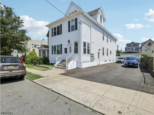 $3,500 | 115 Wallington Avenue, Unit 1, Wallington, NJ 07057