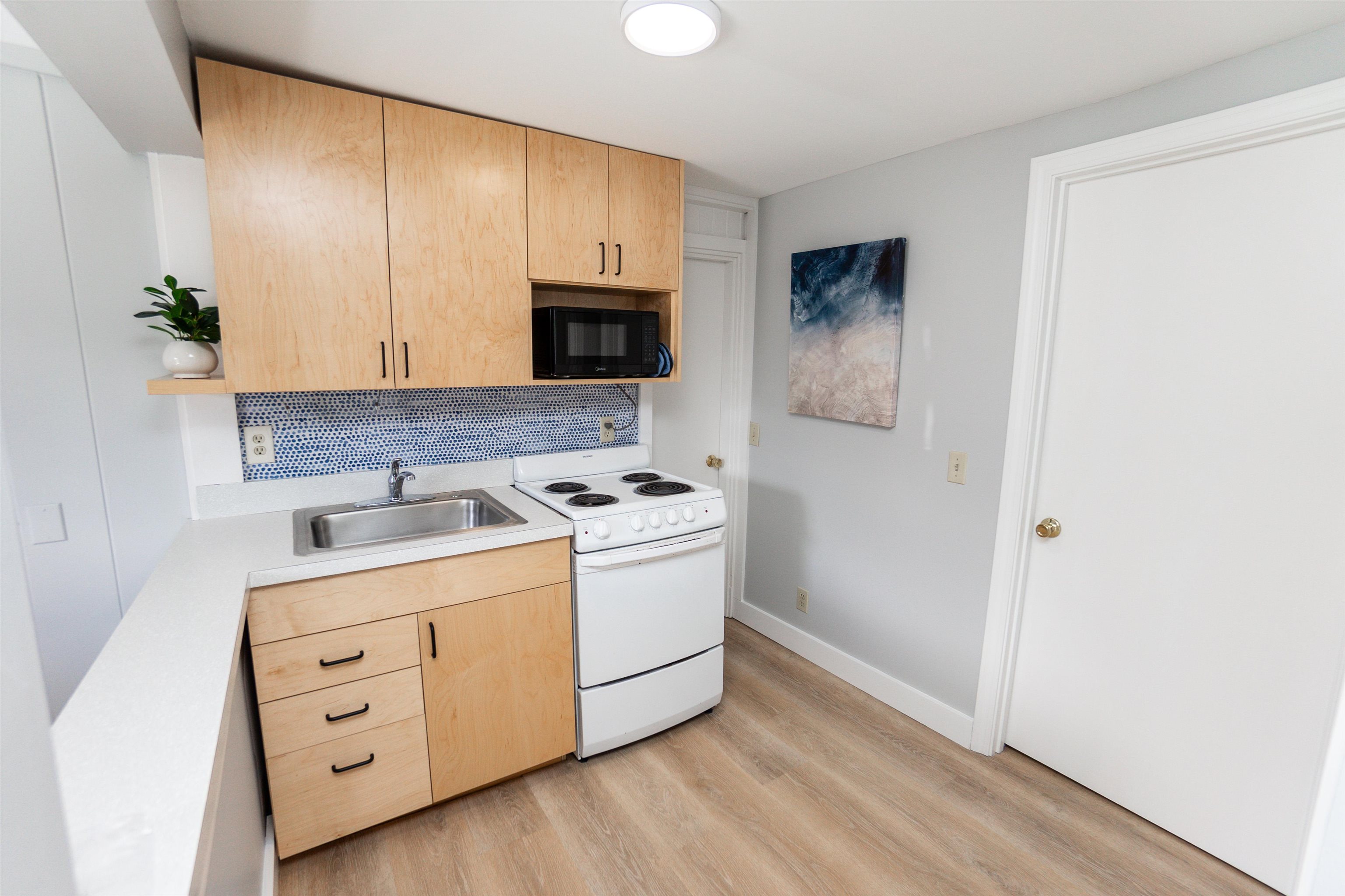 401 A Ocean Boulevard, Unit 2 Hampton, NH 03842 - Photo 3 of 13