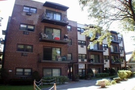 7255 North Ridge Boulevard, Unit 403 Chicago, IL 60645 - Photo 1 of 30