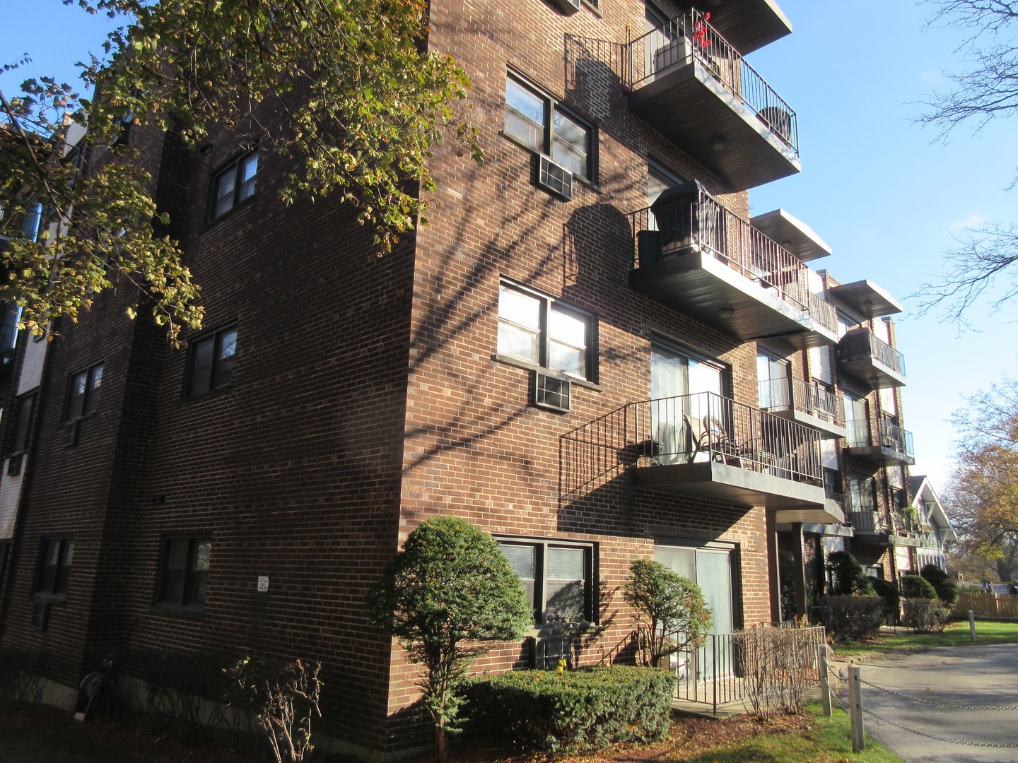 7255 North Ridge Boulevard, Unit 403 Chicago, IL 60645 - Photo 5 of 30 a view of a patio