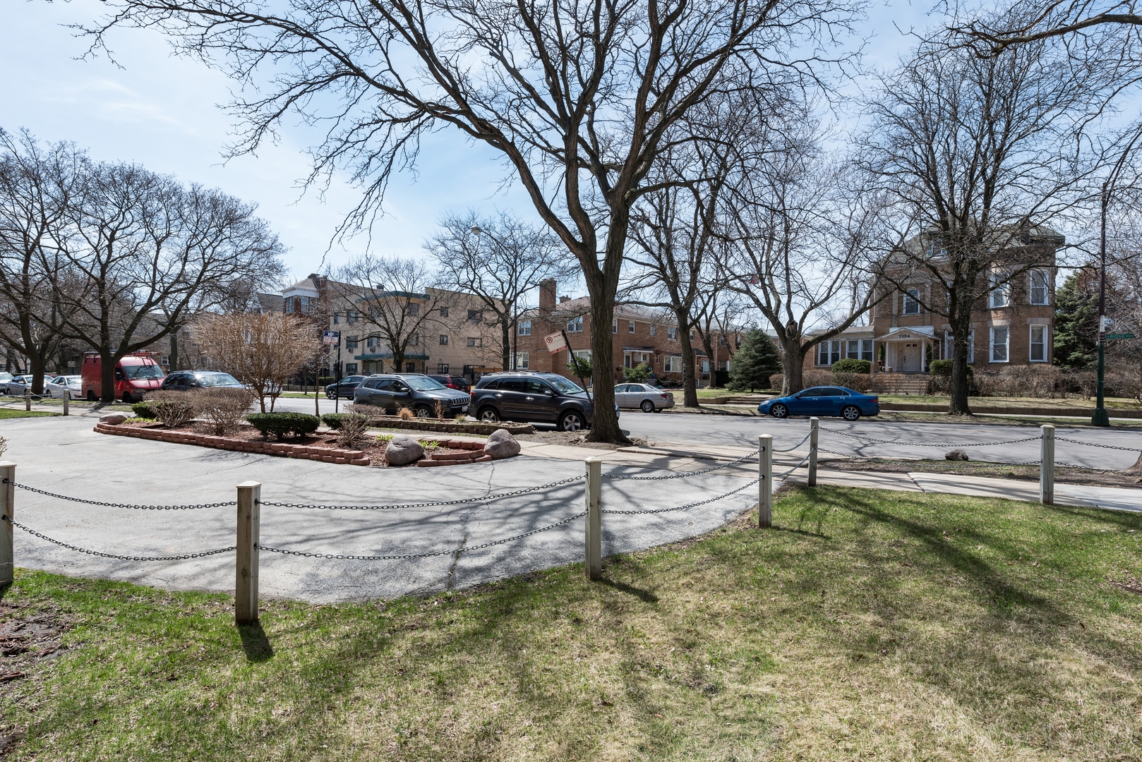 7255 North Ridge Boulevard, Unit 403 Chicago, IL 60645 - Photo 6 of 30 a view of a park with trees