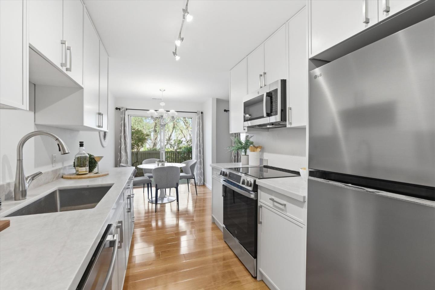 255 South Rengstorff Avenue, Unit 7 Mountain View, CA 94040 - Photo 16 of 28