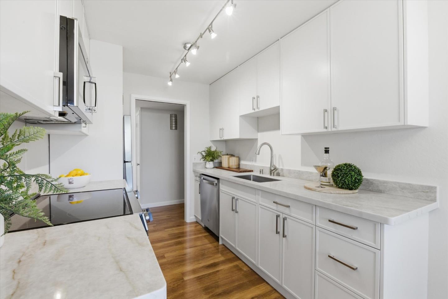 255 South Rengstorff Avenue, Unit 7 Mountain View, CA 94040 - Photo 17 of 28