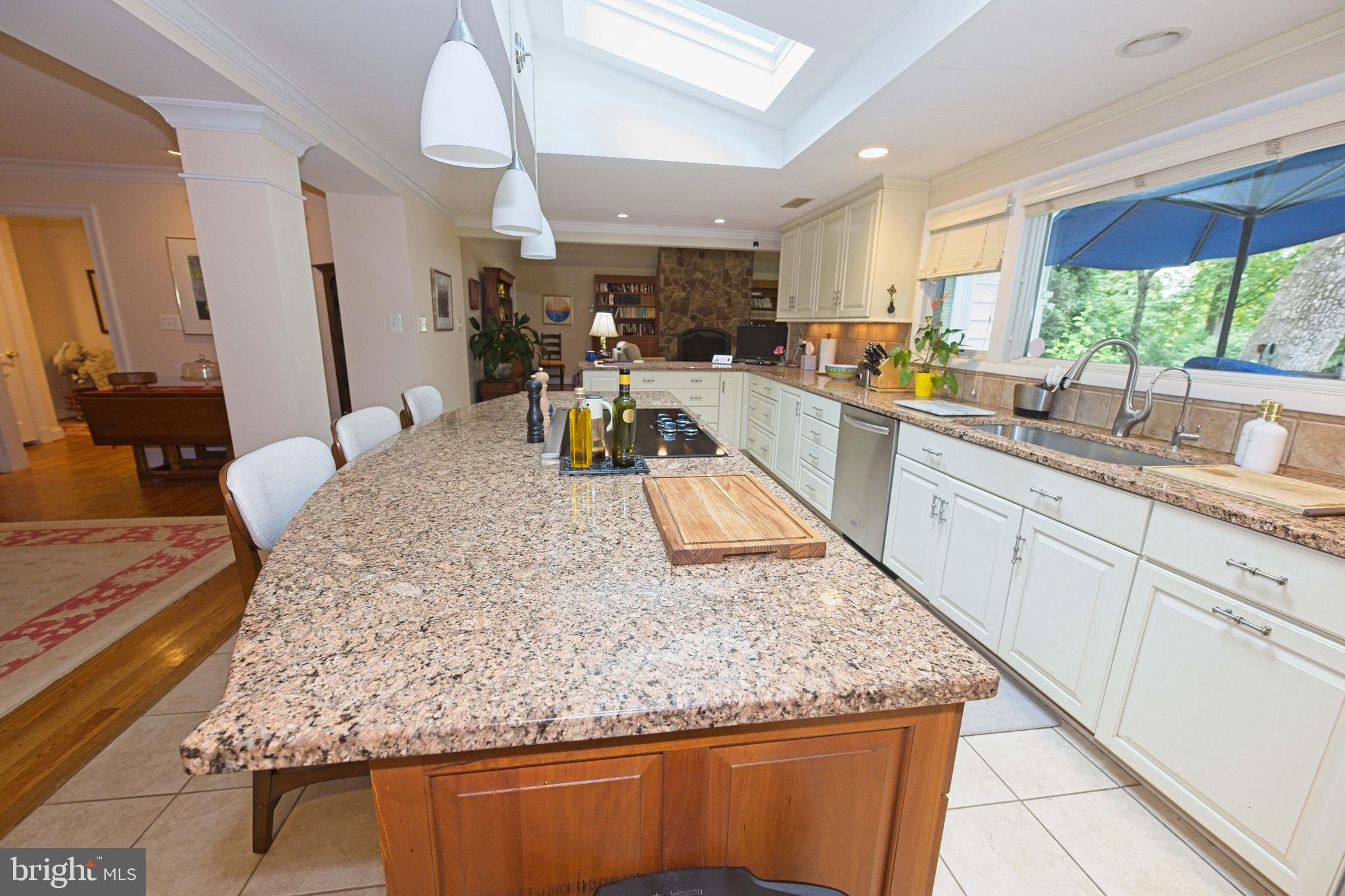 10405 Gary Road Potomac, MD 20854 - Photo 12 of 66