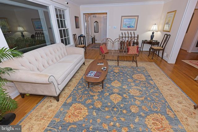 $1,400,000 | 10405 Gary Road, Potomac, MD 20854