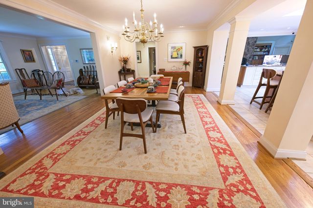 $1,400,000 | 10405 Gary Road, Potomac, MD 20854