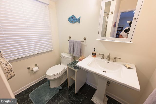 $1,400,000 | 10405 Gary Road, Potomac, MD 20854